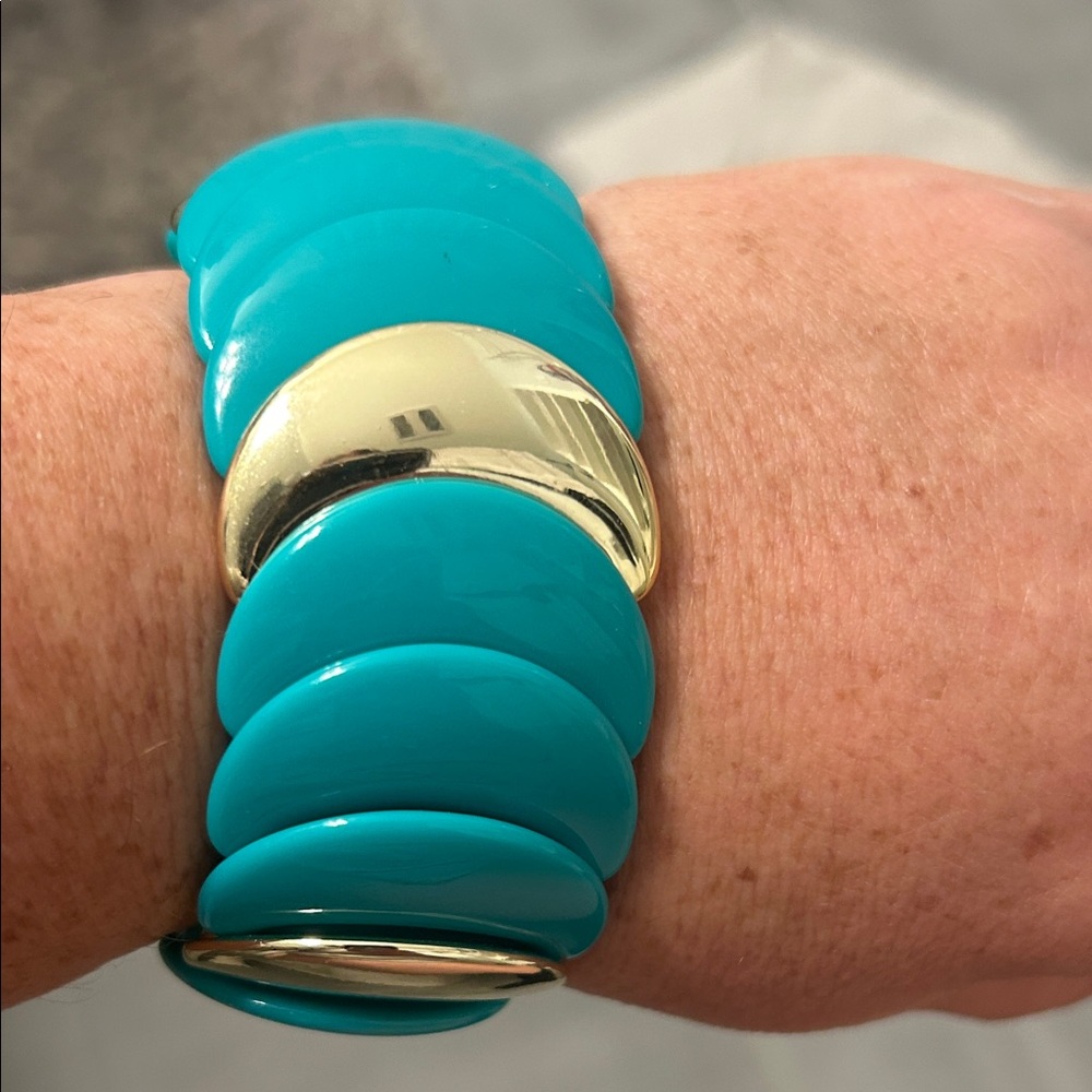Turquoise and Gold Bracelet